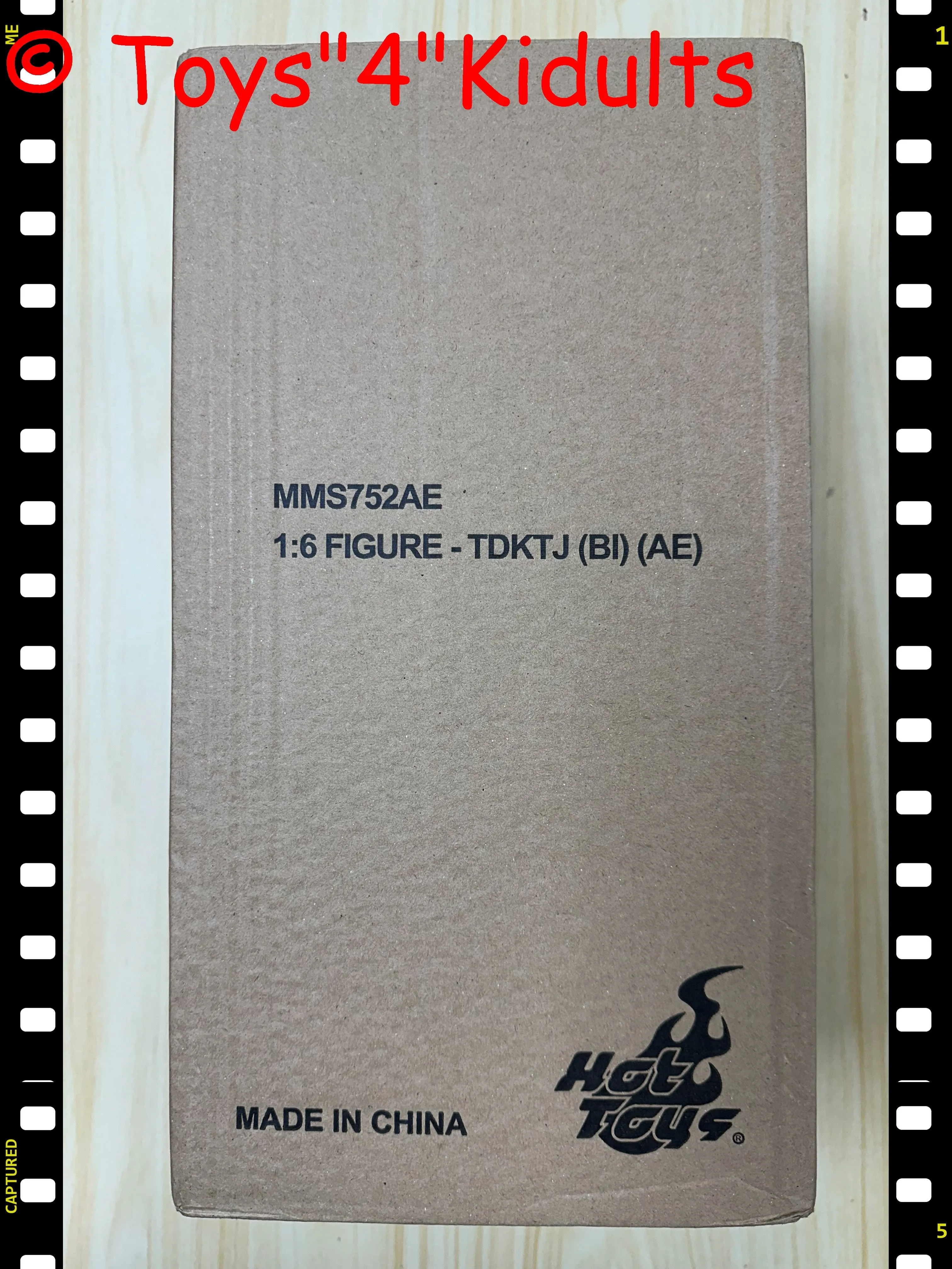 Hottoys Hot Toys 1/6 Scale MMS752AE MMS 752AE Batman The Dark Knight - The Joker (Batman Imposter Version) (Artisan Edition) Action Figure NEW