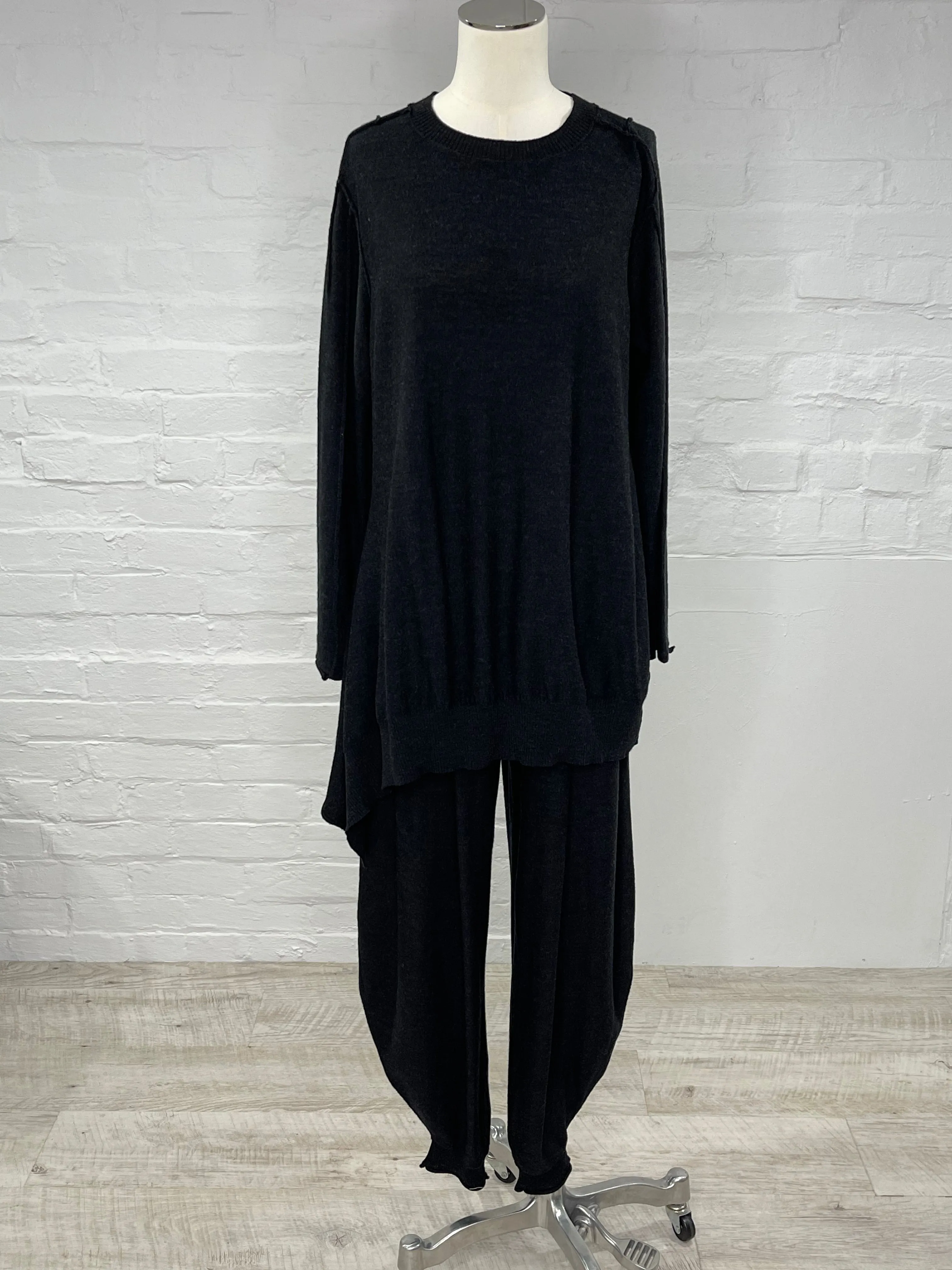 Merino Pullover in Dark Charcoal