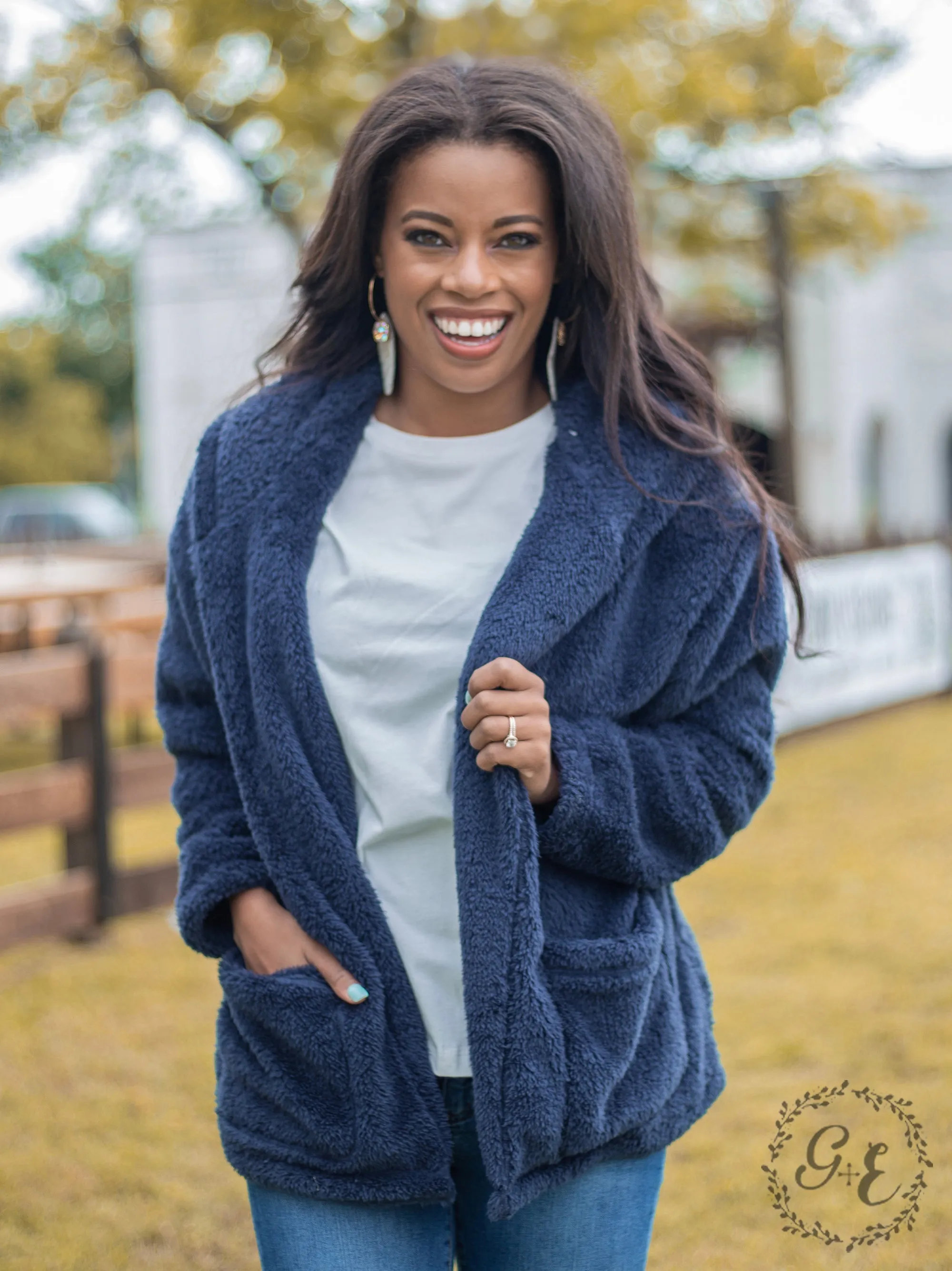 Southern Grace Oh So Soft Hooded Sherpa With Pockets, Navy