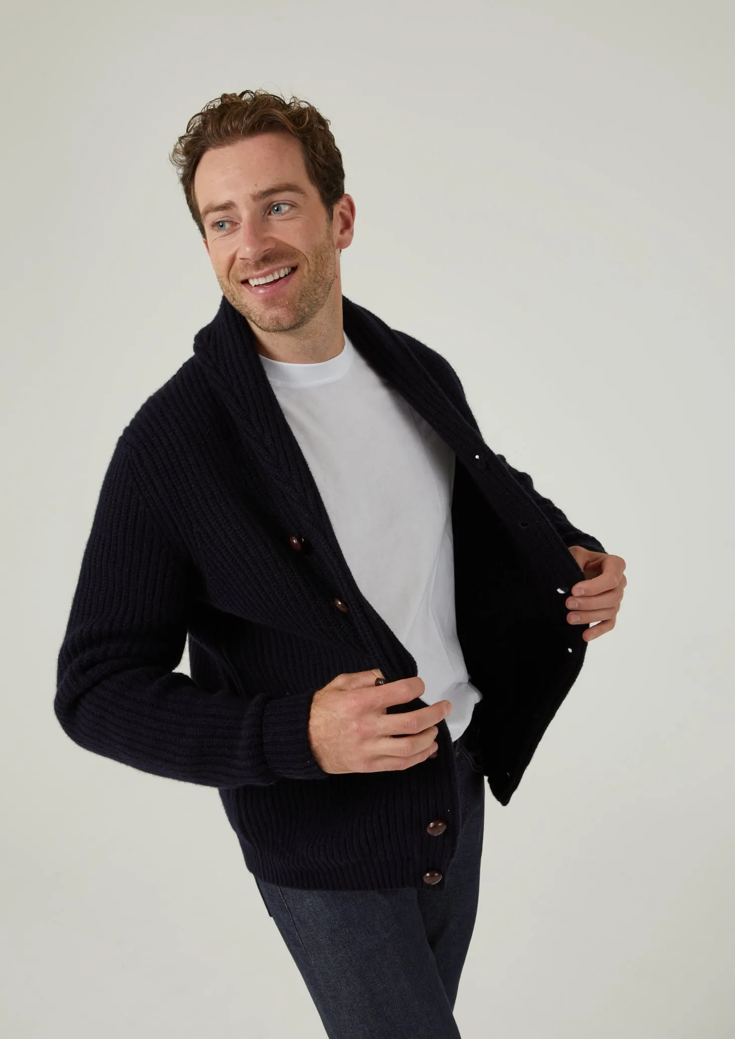 Usworth Men's Shawl Collar Lambswool Jumper In Navy - Regular Fit