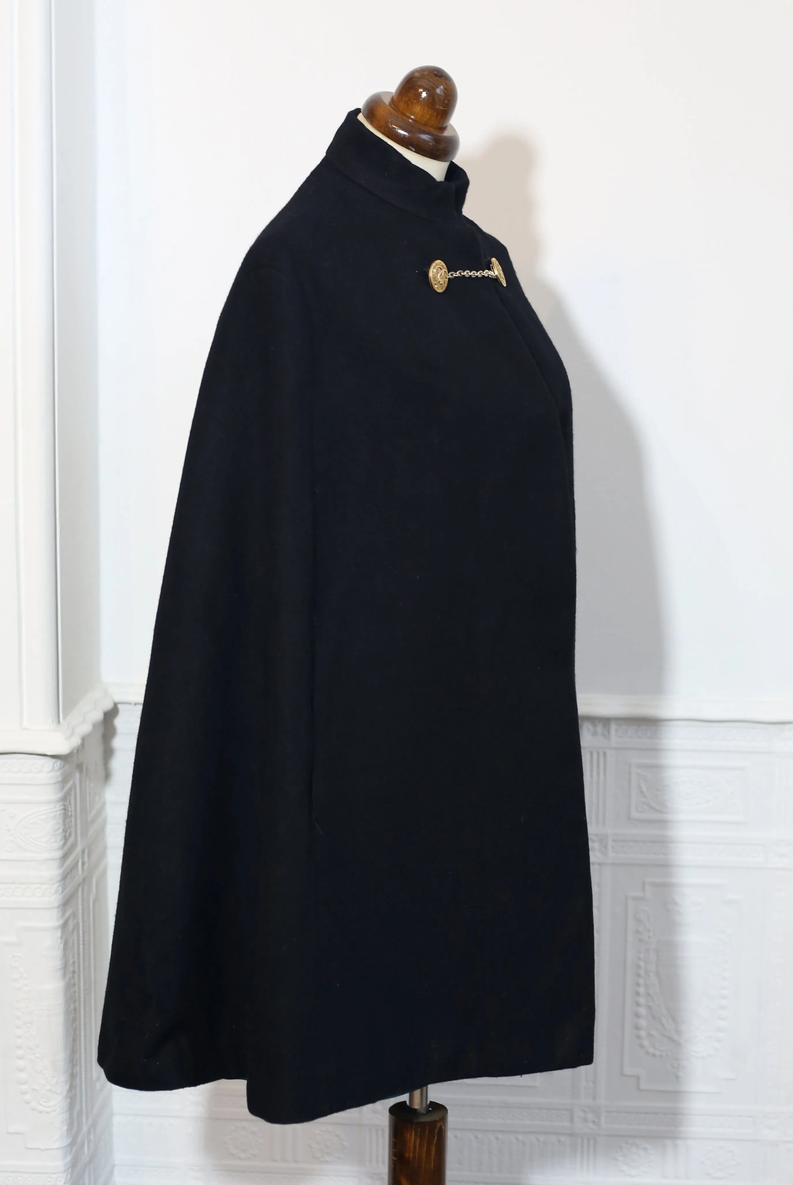 Vintage 1950s Black Wool Cape