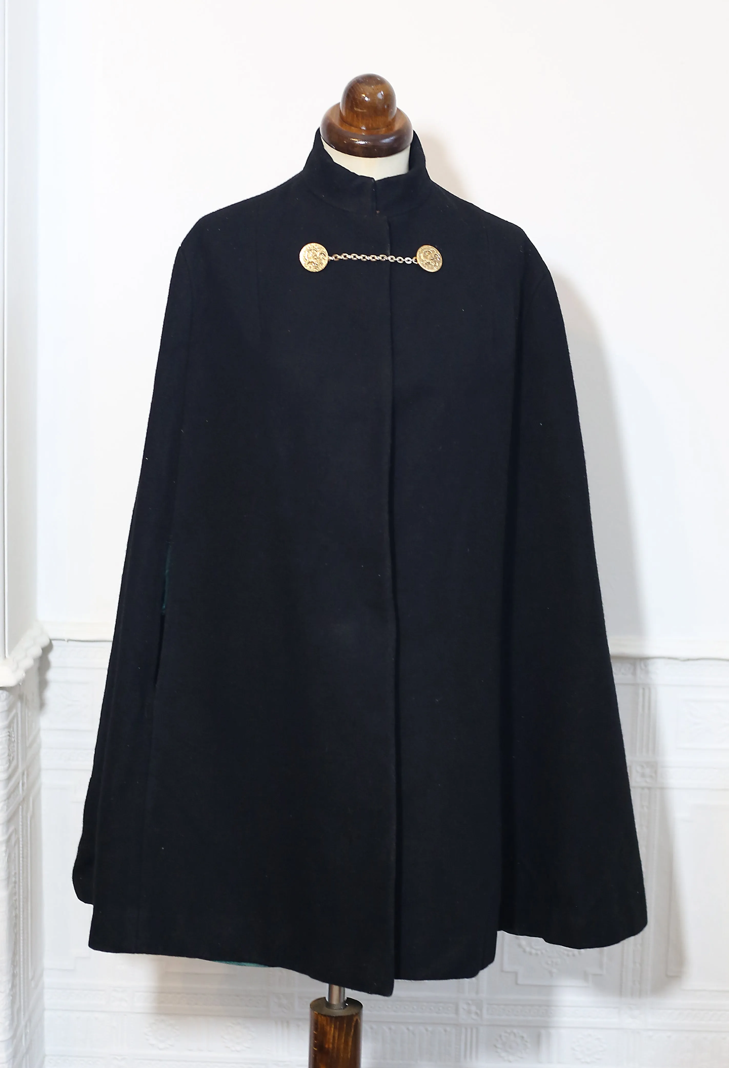 Vintage 1950s Black Wool Cape