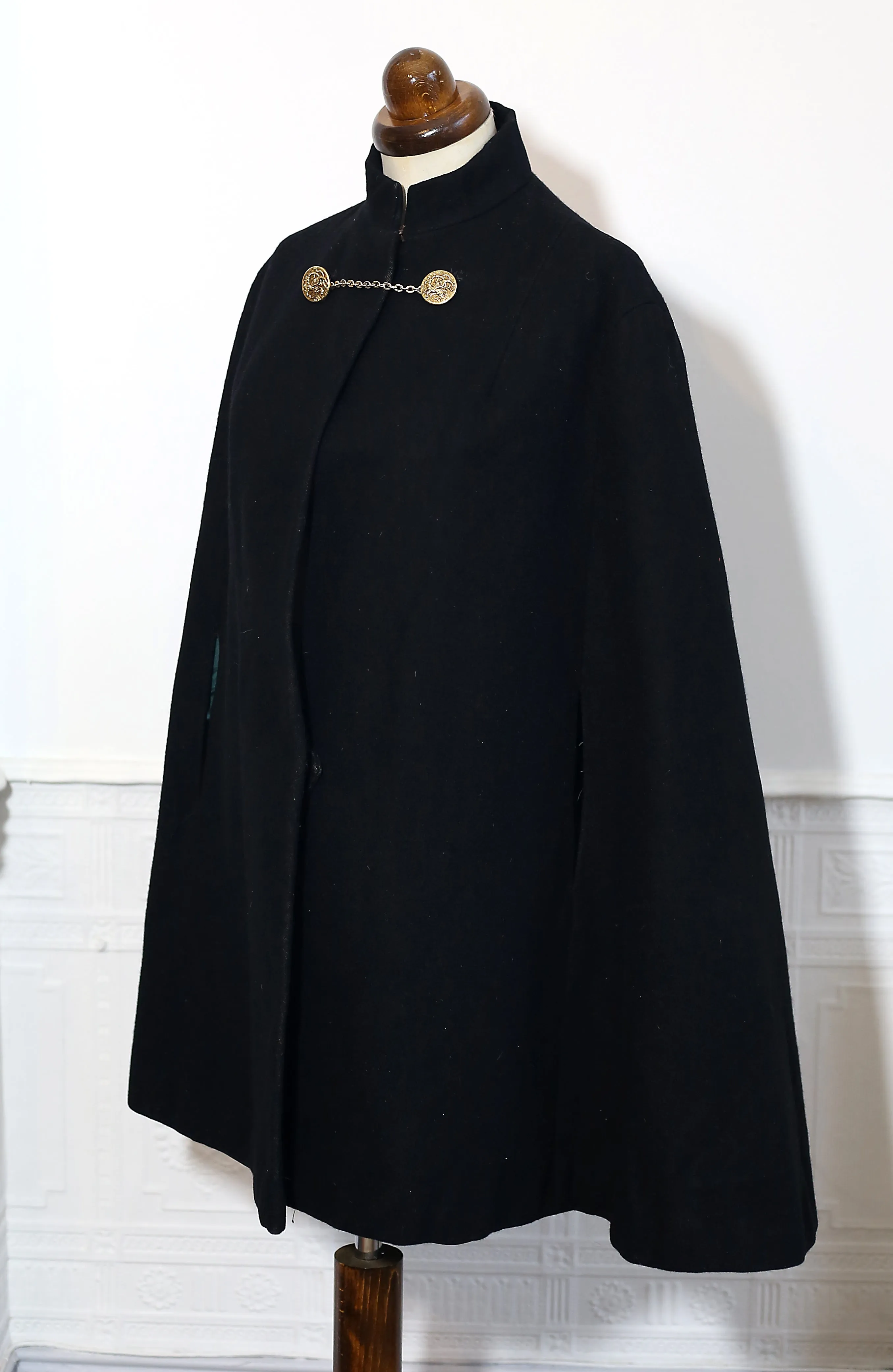 Vintage 1950s Black Wool Cape