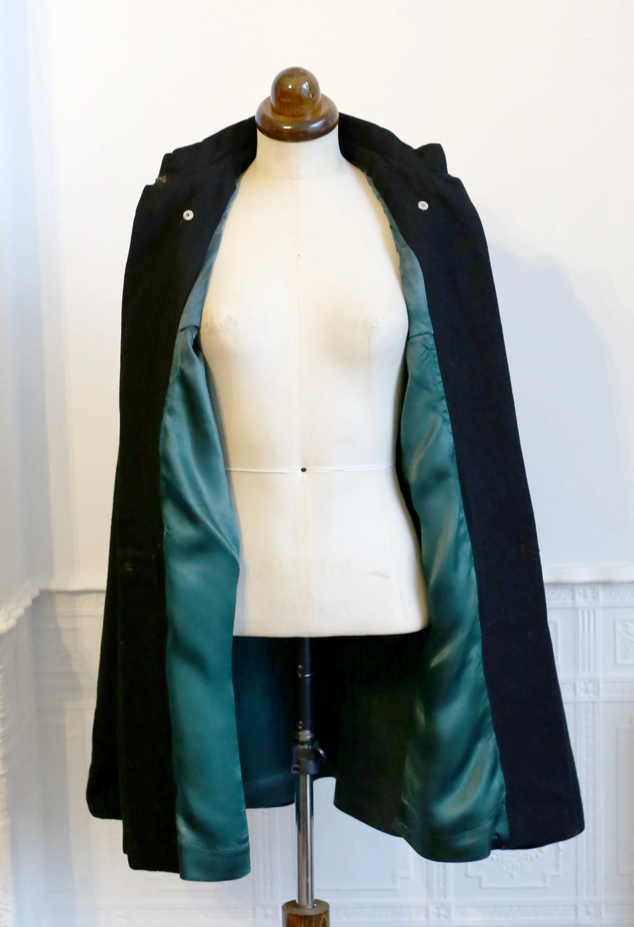 Vintage 1950s Black Wool Cape