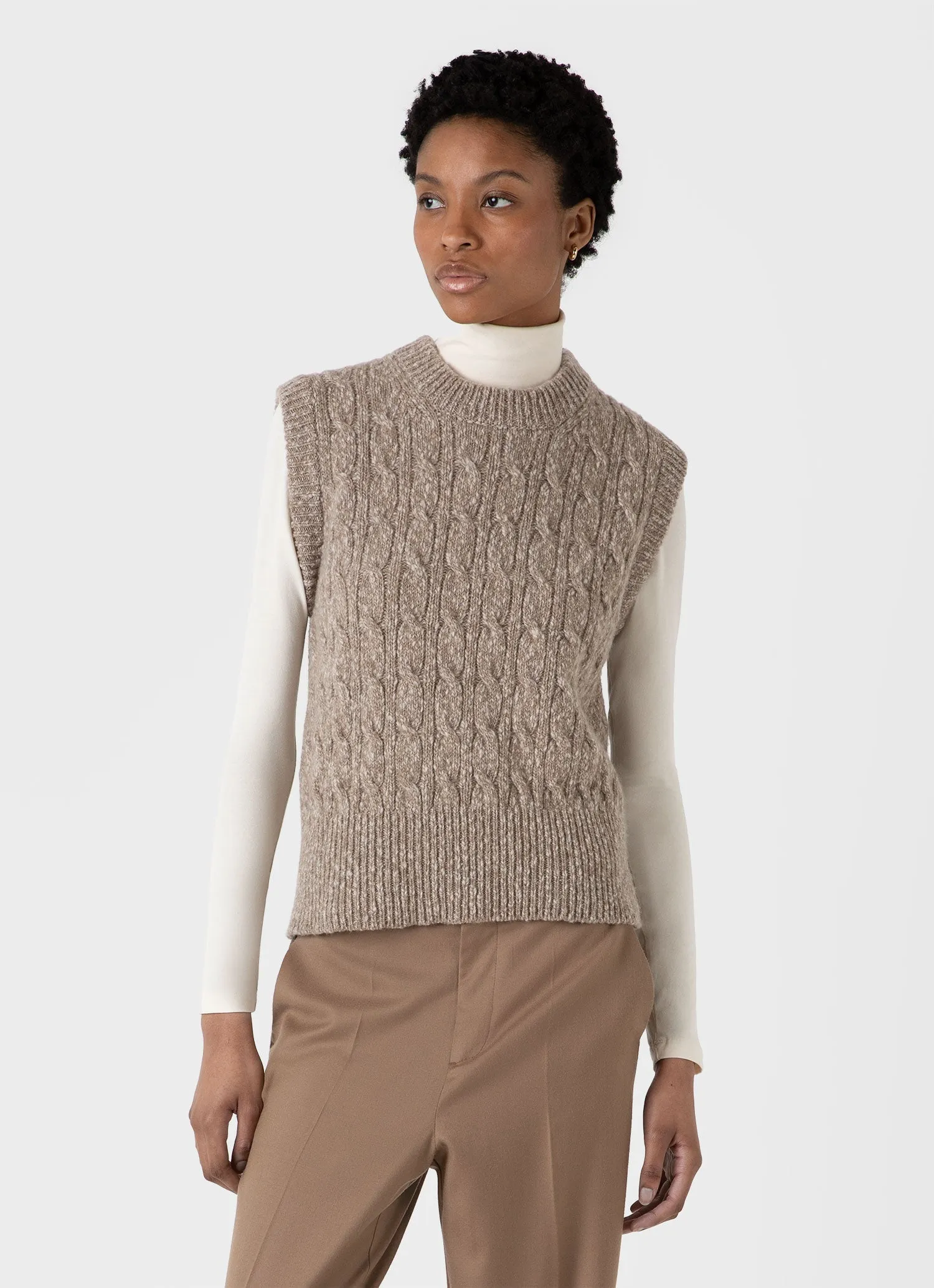 Women's Cable Knit Vest in Camel Twist